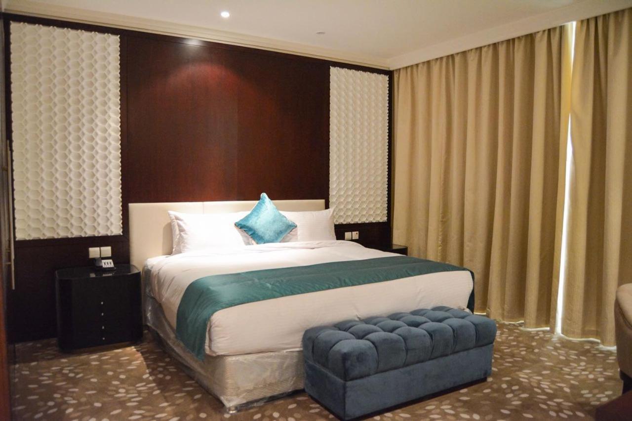 Grand Mercure Hotel Dubai Ngoại thất bức ảnh